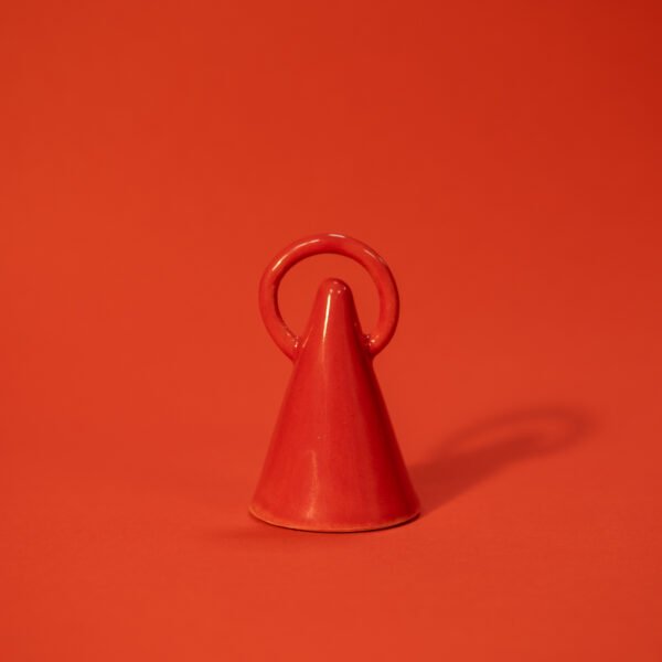 Raudonas žvakių gesiklis