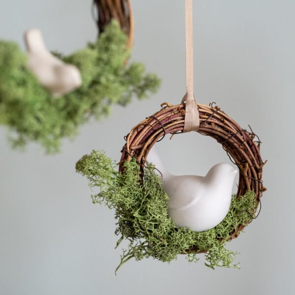 Vainikėlis  su dideliu paukščiuku